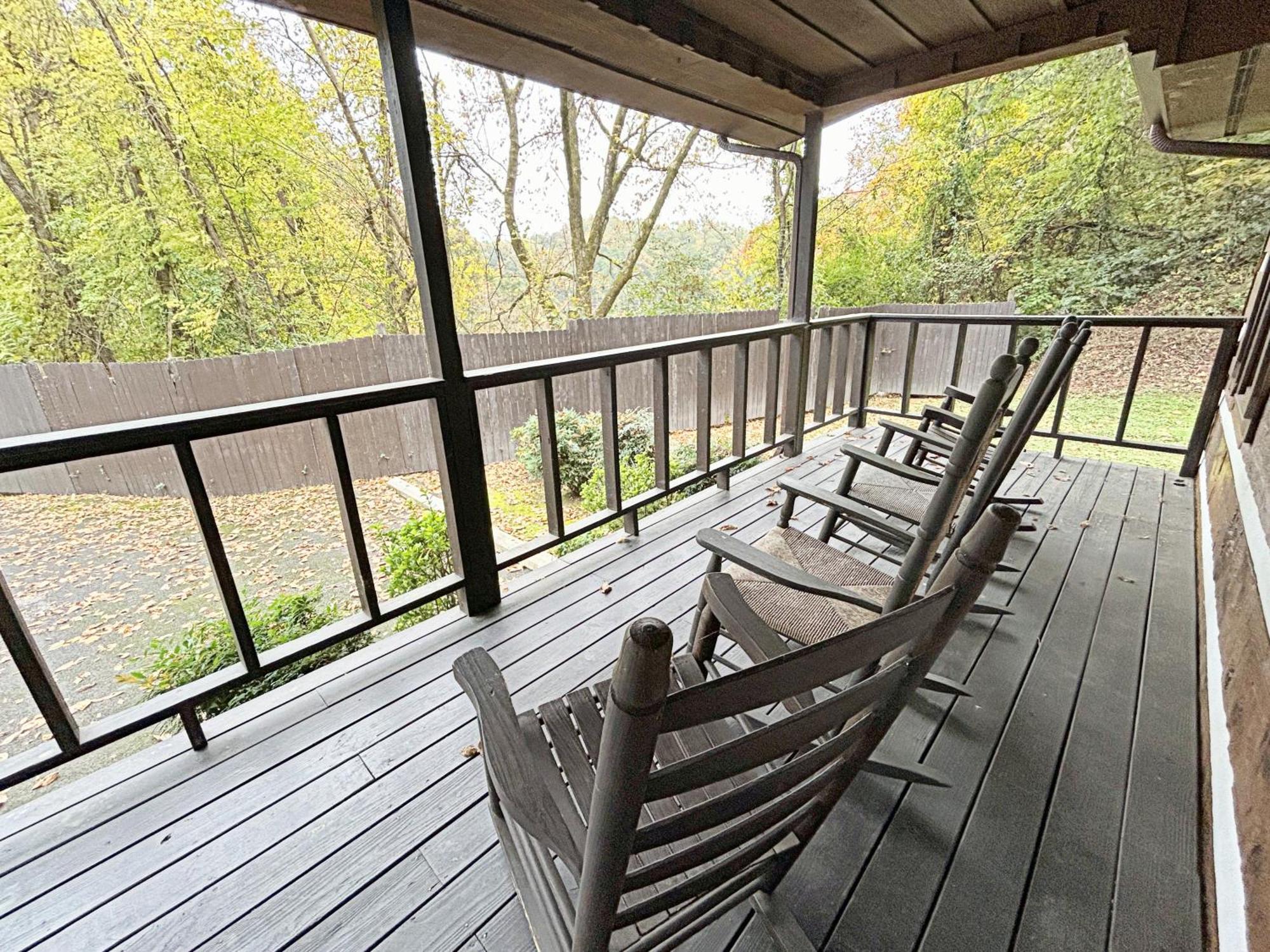 Tucked Away Cabin Pigeon Forge Εξωτερικό φωτογραφία