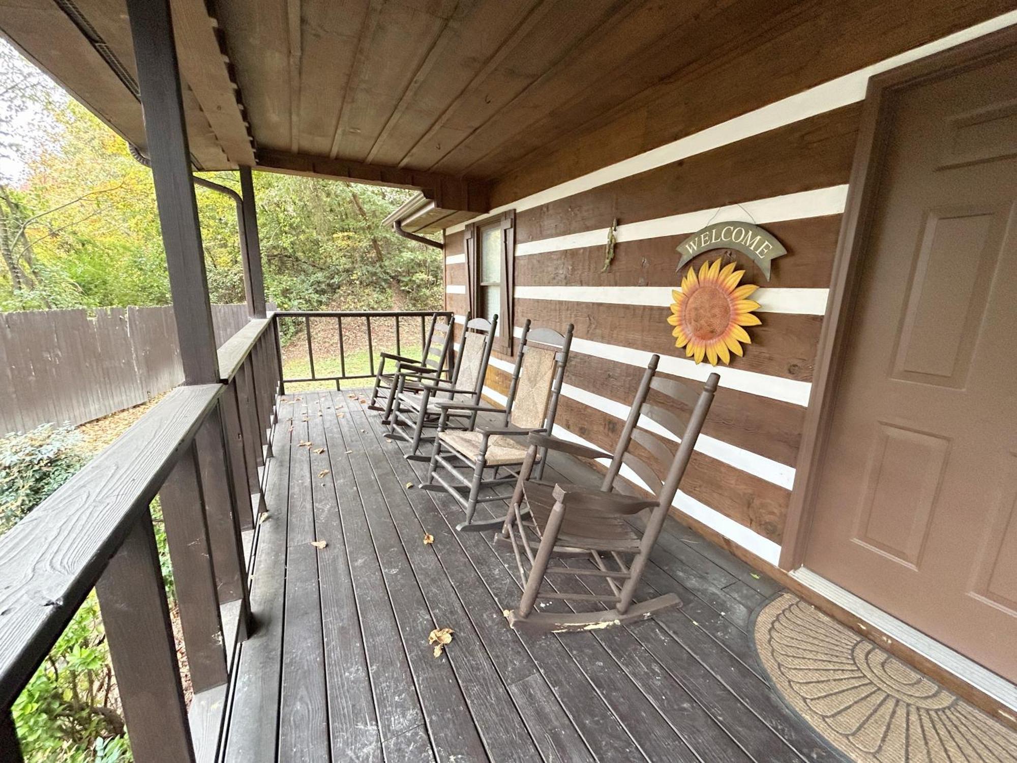 Tucked Away Cabin Pigeon Forge Εξωτερικό φωτογραφία