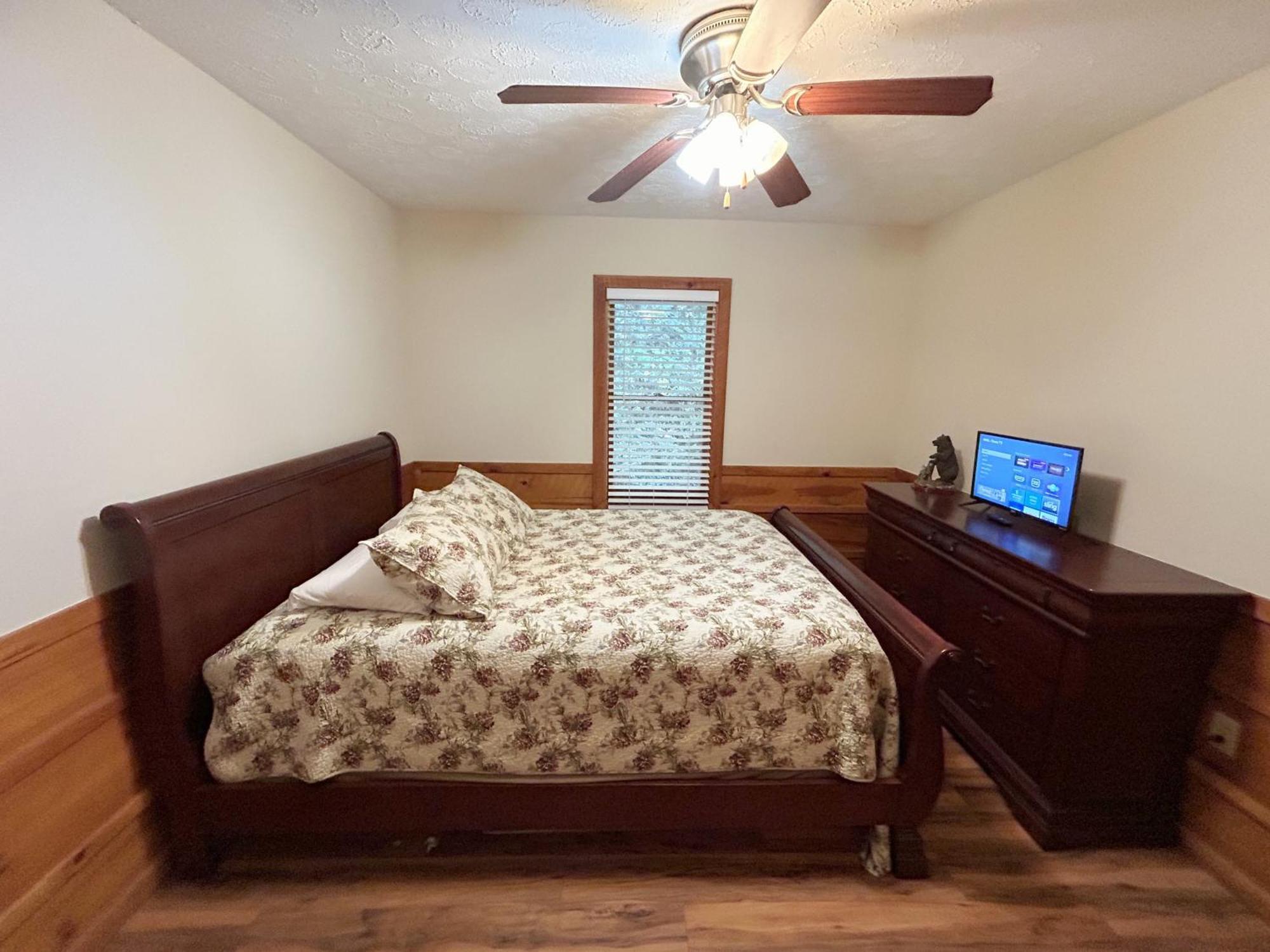 Tucked Away Cabin Pigeon Forge Εξωτερικό φωτογραφία