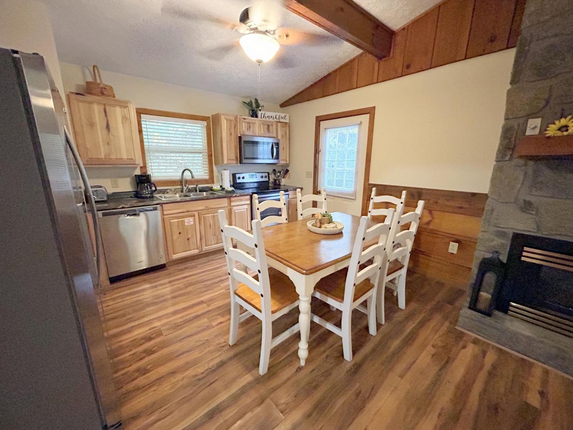 Tucked Away Cabin Pigeon Forge Εξωτερικό φωτογραφία
