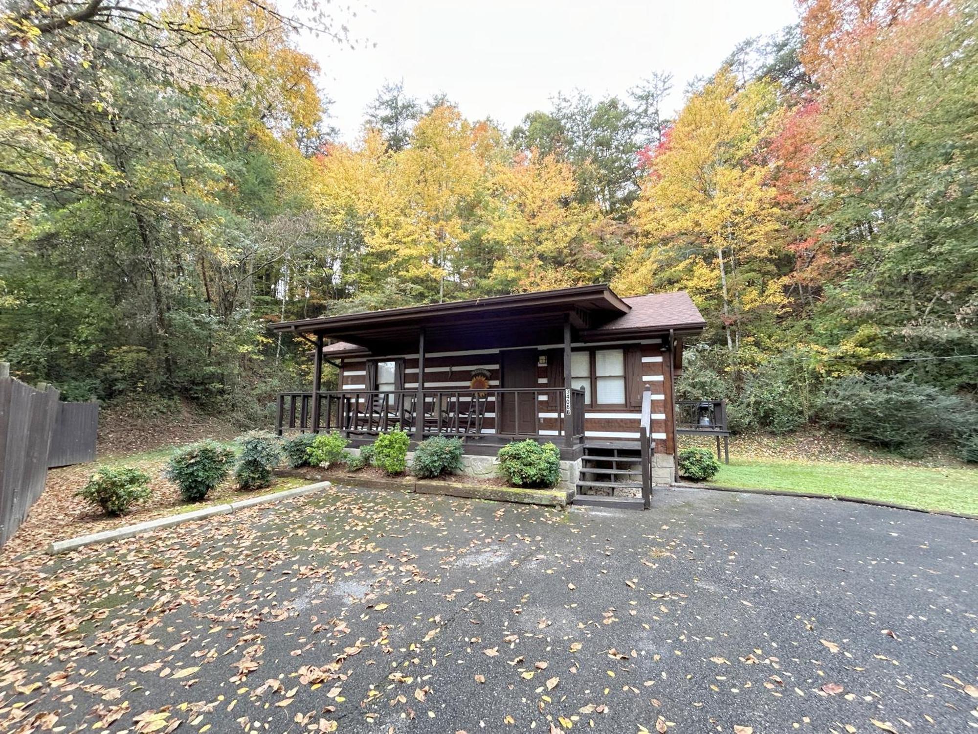 Tucked Away Cabin Pigeon Forge Εξωτερικό φωτογραφία